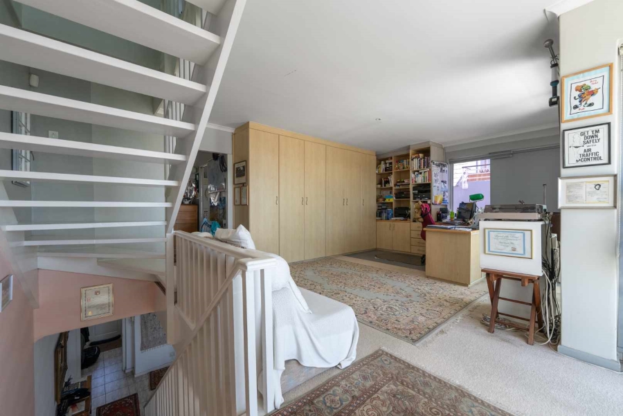 3 Bedroom Property for Sale in Green Point Western Cape